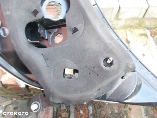 TOYOTA YARIS III HYBRID LAMPA TYLNA PRAWA LED EUROPA! - 4