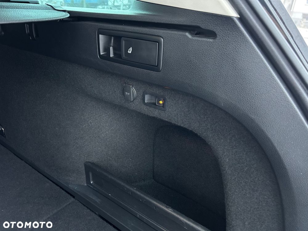 Volkswagen Passat 2.0 TDI SCR 4Motion DSG Alltrack - 12