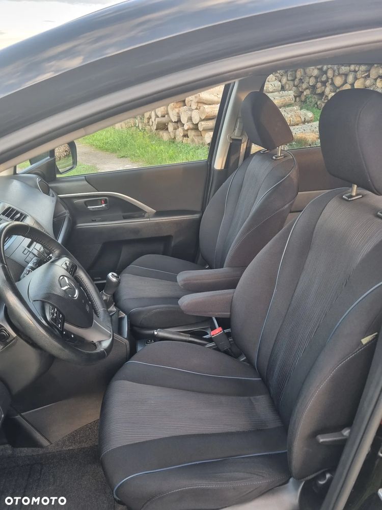 Mazda 5 - 11