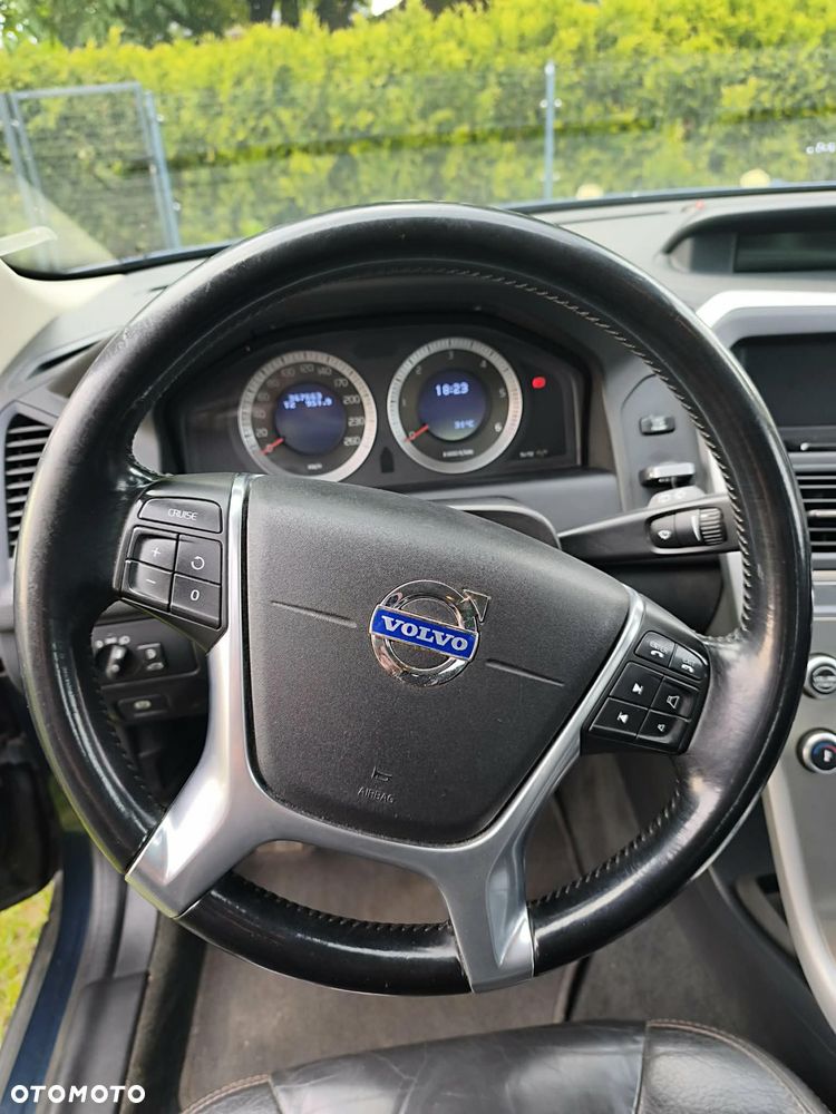 Volvo XC 60 D5 AWD - 9