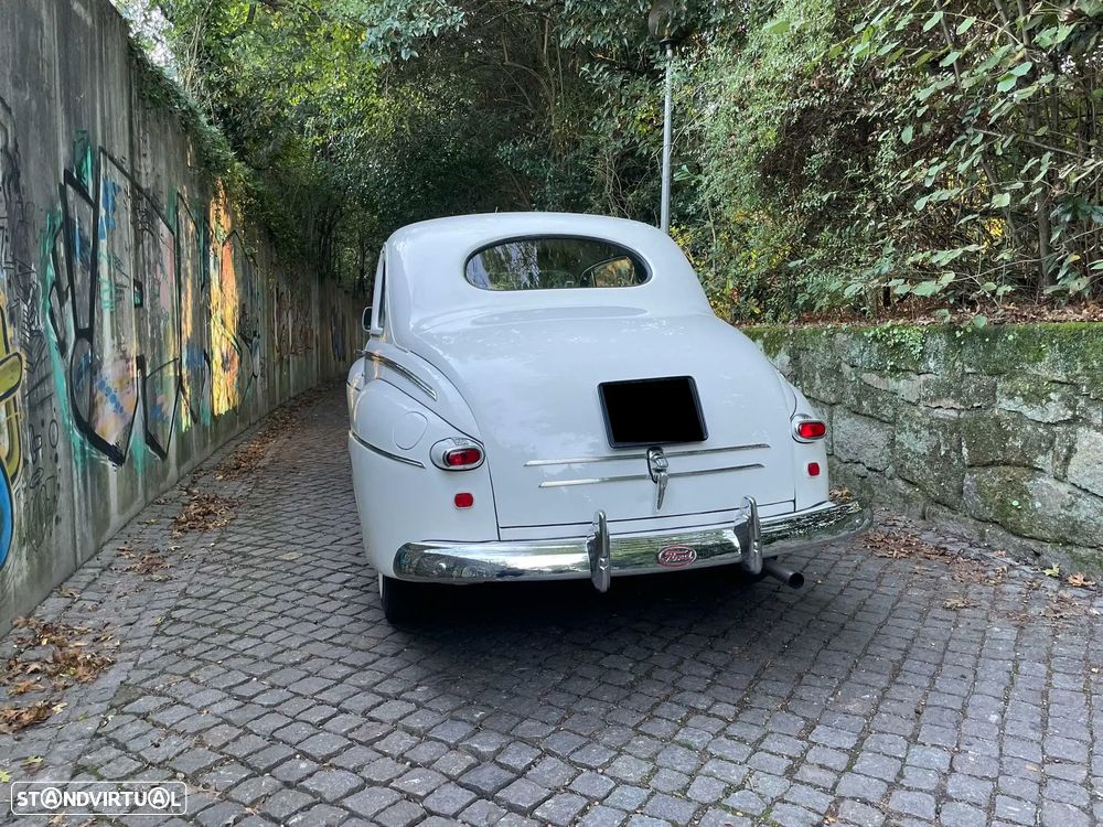 Ford Super De Luxe - 33