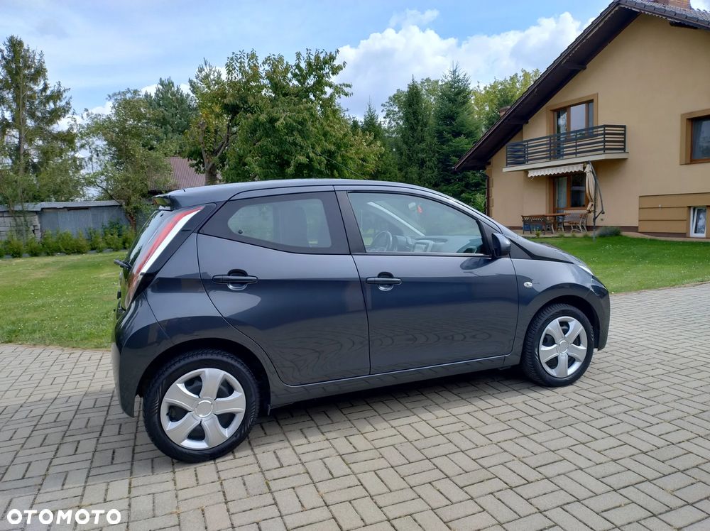 Toyota Aygo x-clusiv - 6