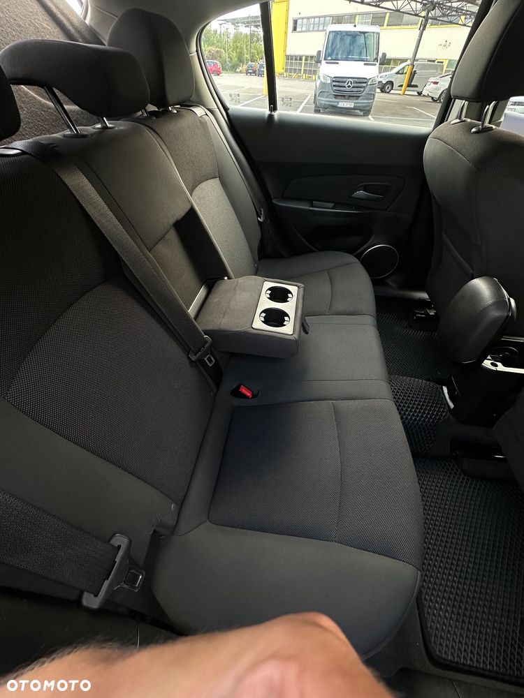Chevrolet Cruze 1.6 LT - 8