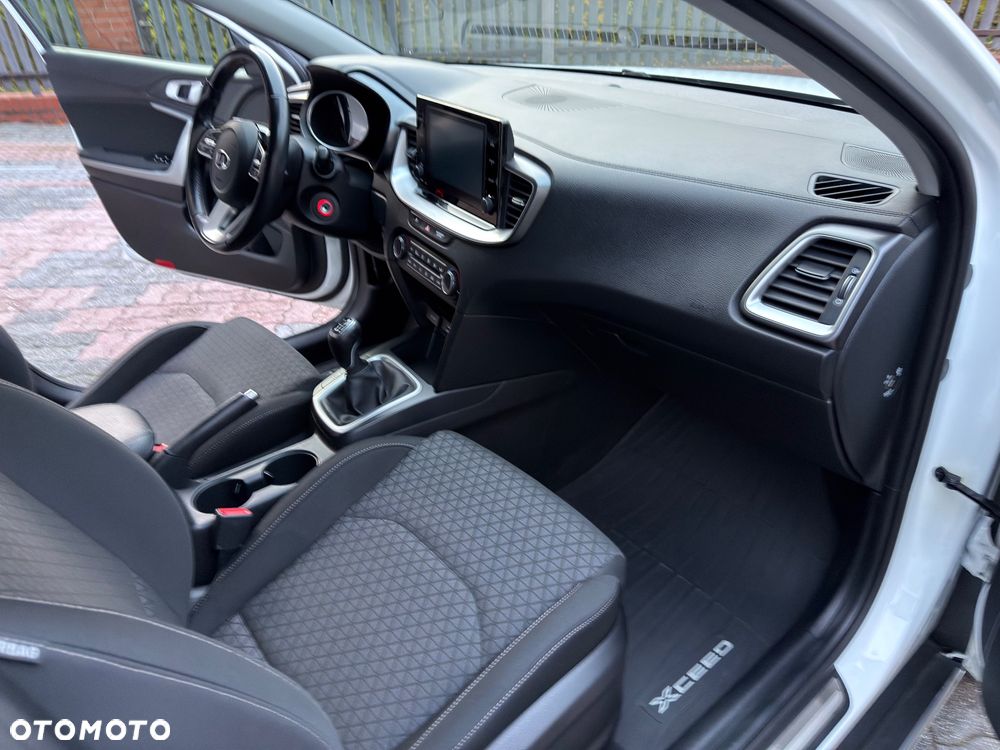 Kia XCeed 1.4 T-GDI M - 20