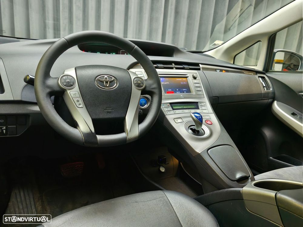 Toyota Prius 1.8 Plug-In Luxury+Pele - 7