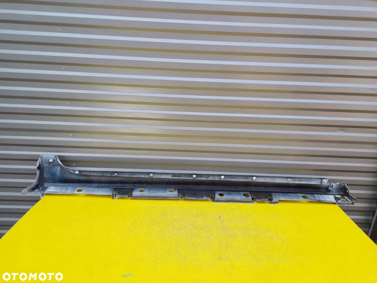 TOYOTA YARIS IV LISTWA PROGOWA LEWA 040 75860-K0080 - 3
