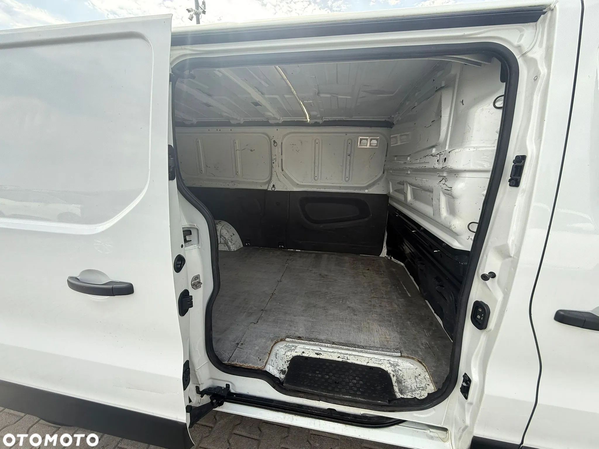 Renault TRAFIC - 13