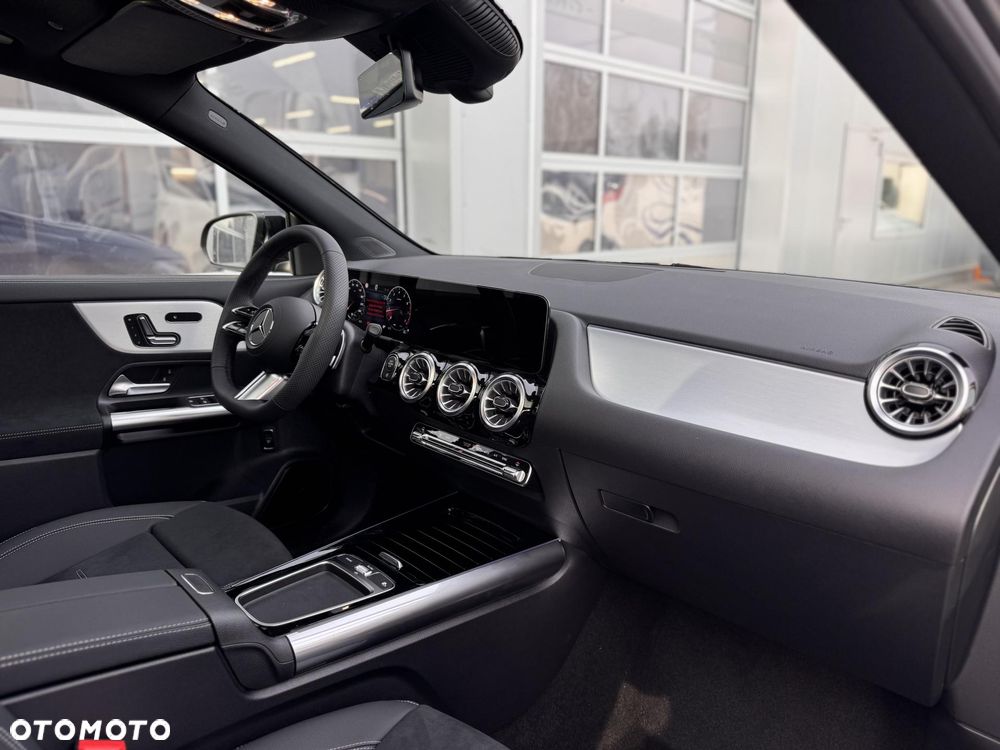 Mercedes-Benz GLA 220 mHEV 4-Matic AMG Line 8G-DCT - 18