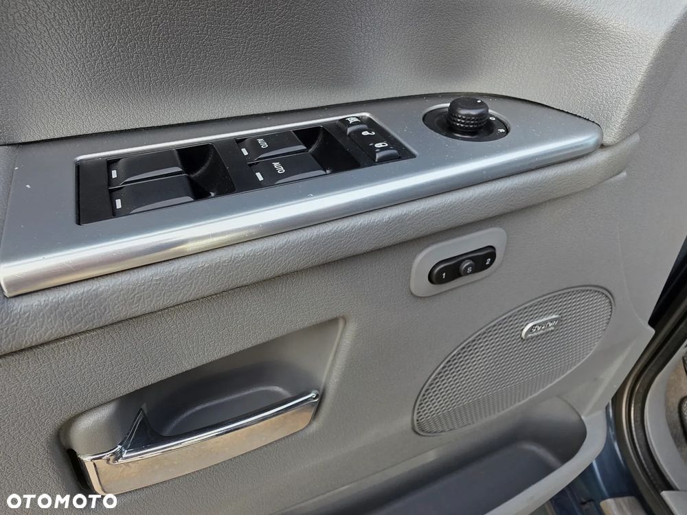 Jeep Grand Cherokee - 25