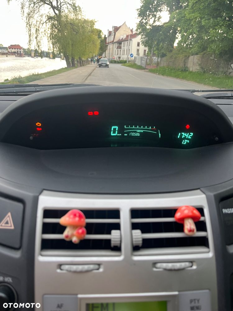 Toyota Yaris 1.3 VVT-i Luna - 8