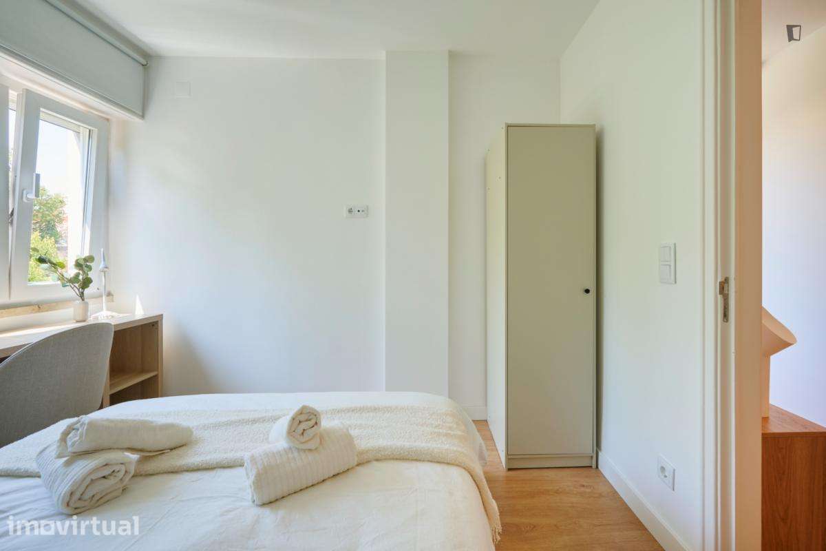 Quarto - localizado em Alameda Lisbon - Grande imagem: 3/45
