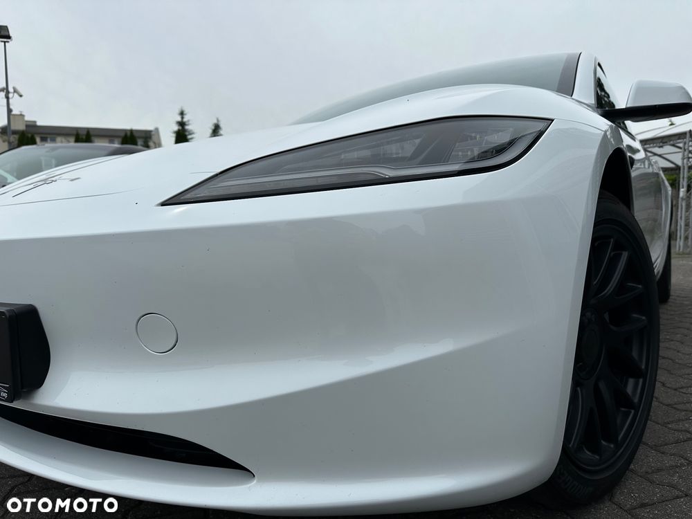 Tesla Model 3 - 10