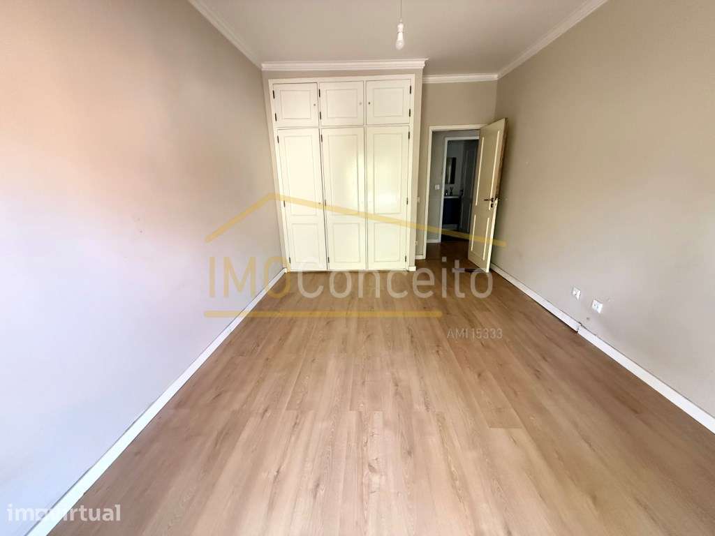 Apartamento T3 Semi Remodelado | Nossa Senhora de Fátima - Entronca... - Grande imagem: 4/18