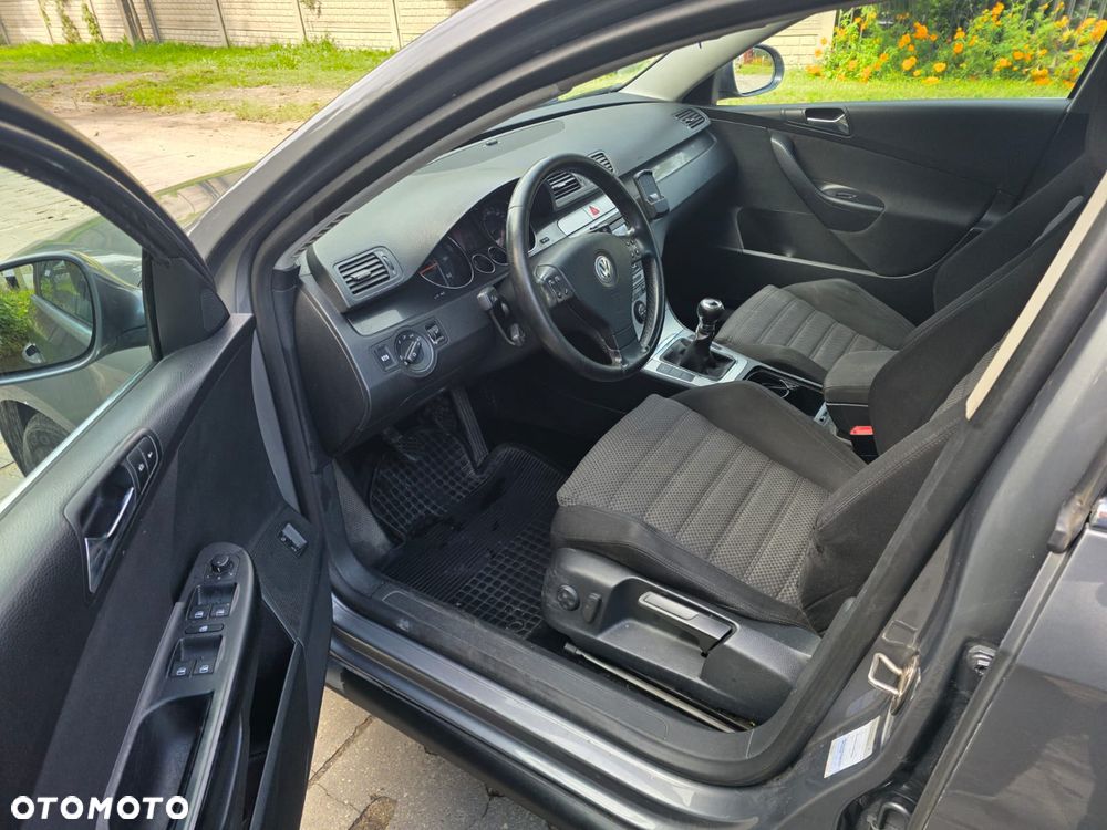 Volkswagen Passat 2.0 TDI DPF Highline - 6