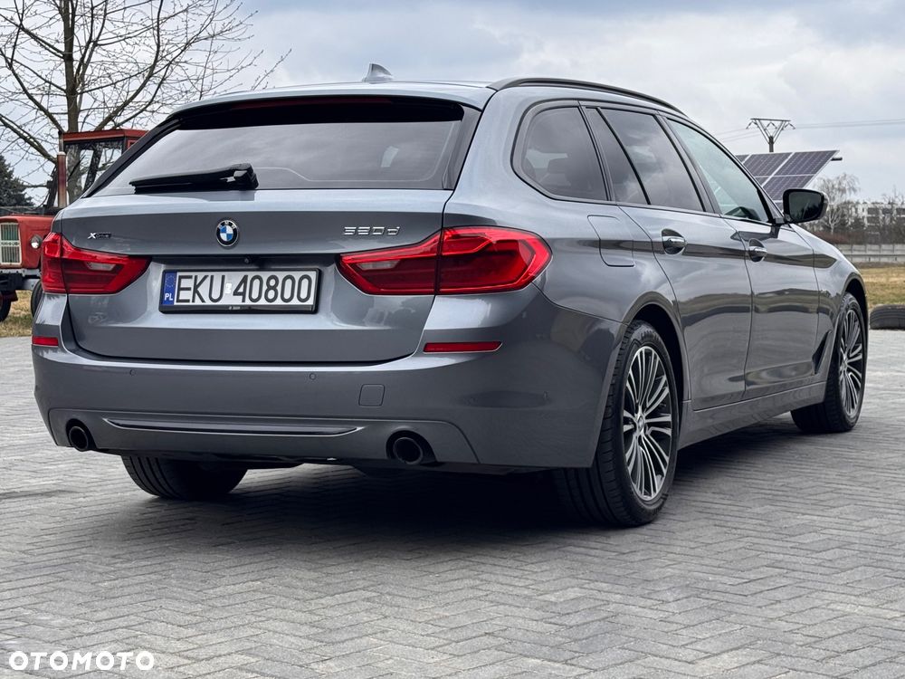 BMW Seria 5 520d xDrive Sport Line sport - 11