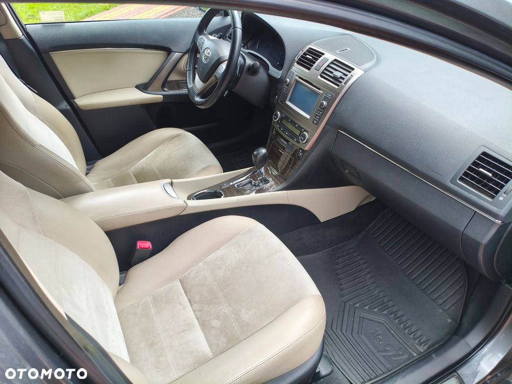 Toyota Avensis 2.0 Prestige MS - 10