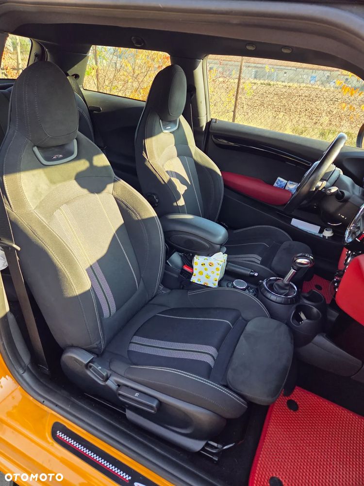 MINI John Cooper Works - 11