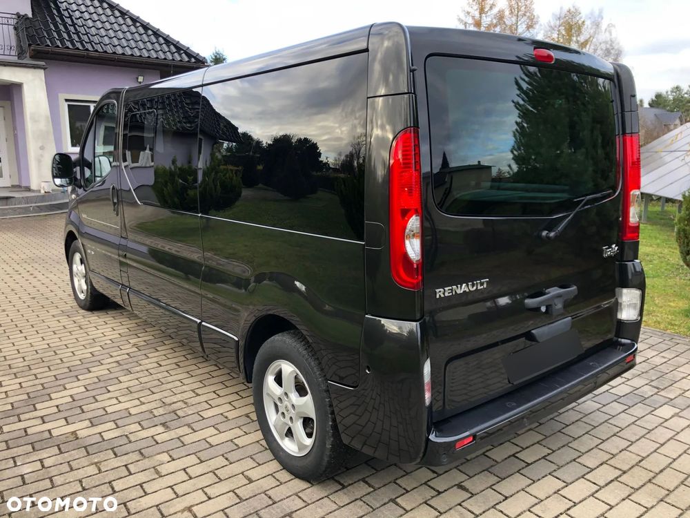 Renault Trafic Grand Passenger Black Edition - 7
