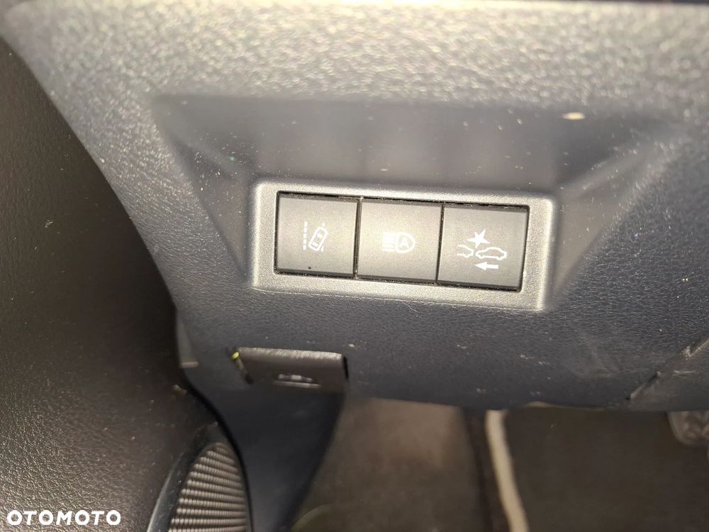 Toyota Yaris Hybrid 100 20th Anniversary - 12