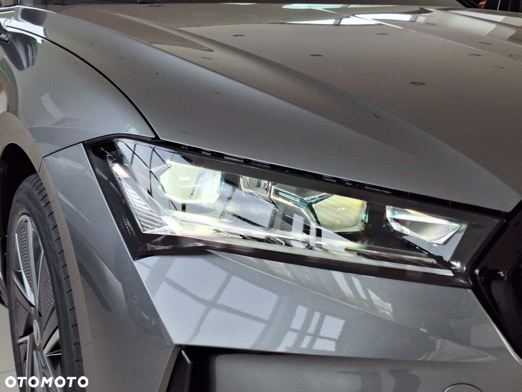 Skoda Superb 2.0 TSI Sportline DSG - 5