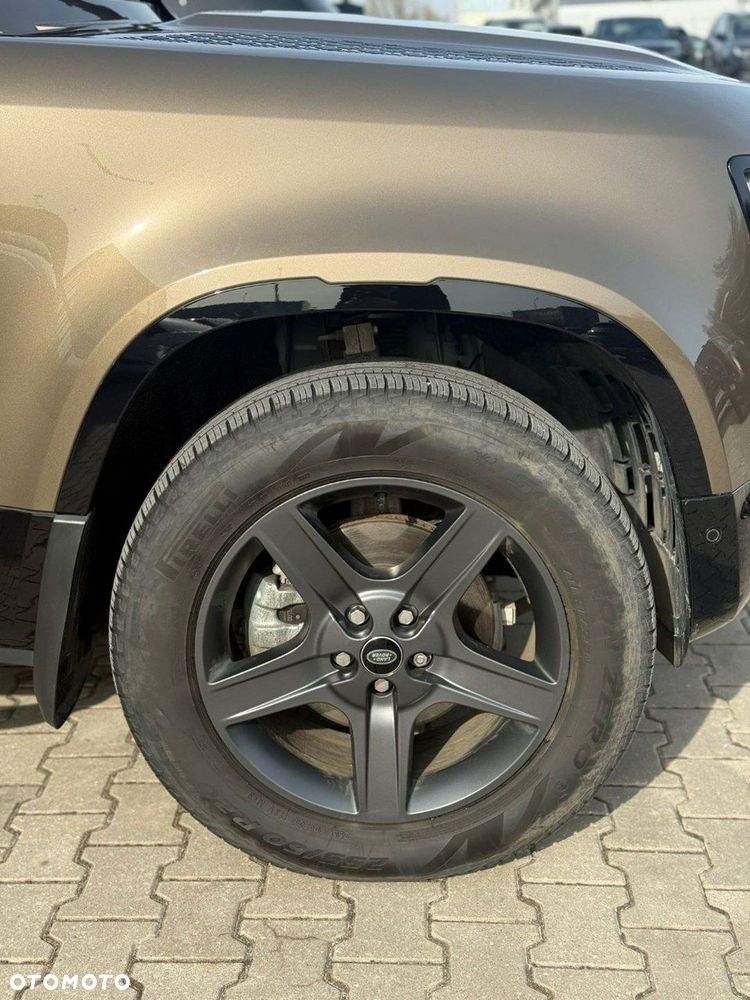 Land Rover Defender - 10