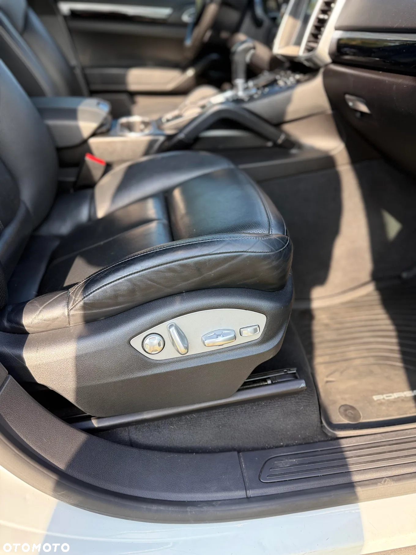 Porsche Cayenne - 21