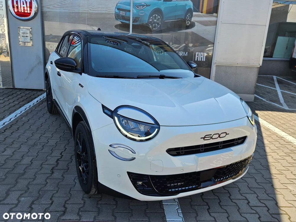 Fiat 600 1.2 Turbo Sport eDCT - 2
