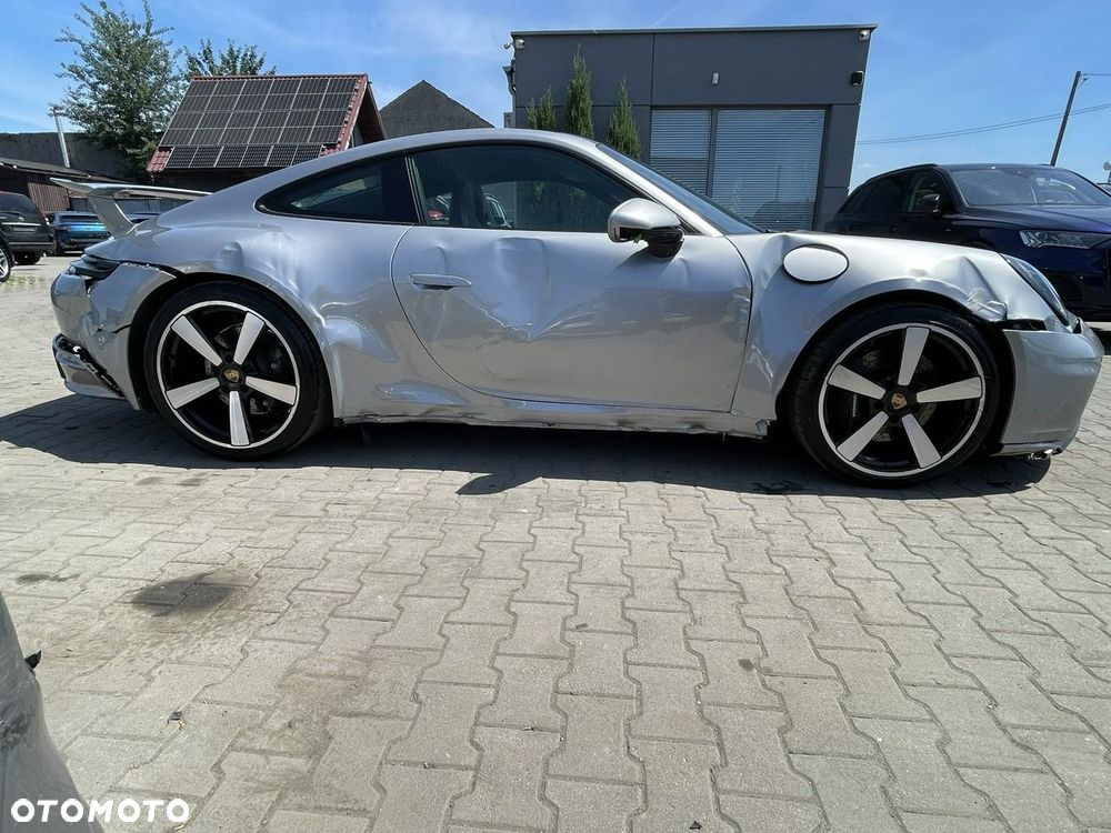 Porsche 911 Carrera - 5