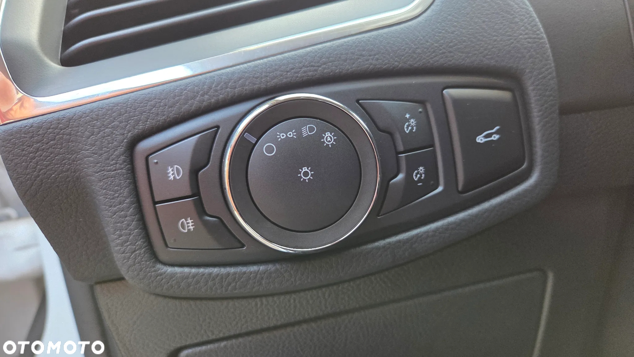 Ford S-Max 2.0 EcoBlue Titanium - 31