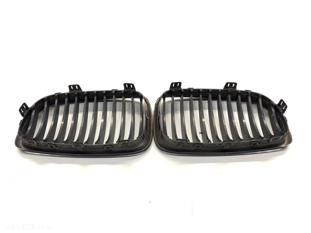 ATRAPA GRILL  BMW 1 (E87) 2003 - 2013 116 i 90 kW [122 KM] benzyna 2007 - 2011 7179656 - 2