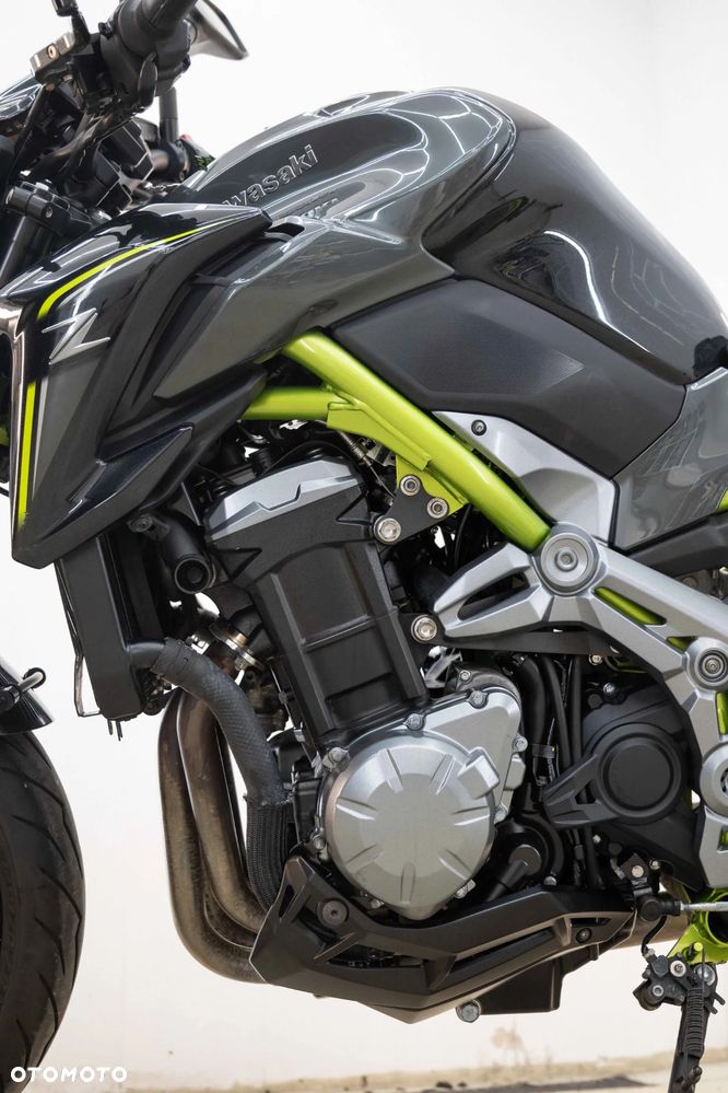 Kawasaki Z 900 - 12