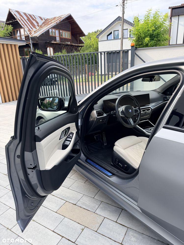 BMW Seria 3 330i xDrive M Sport - 8