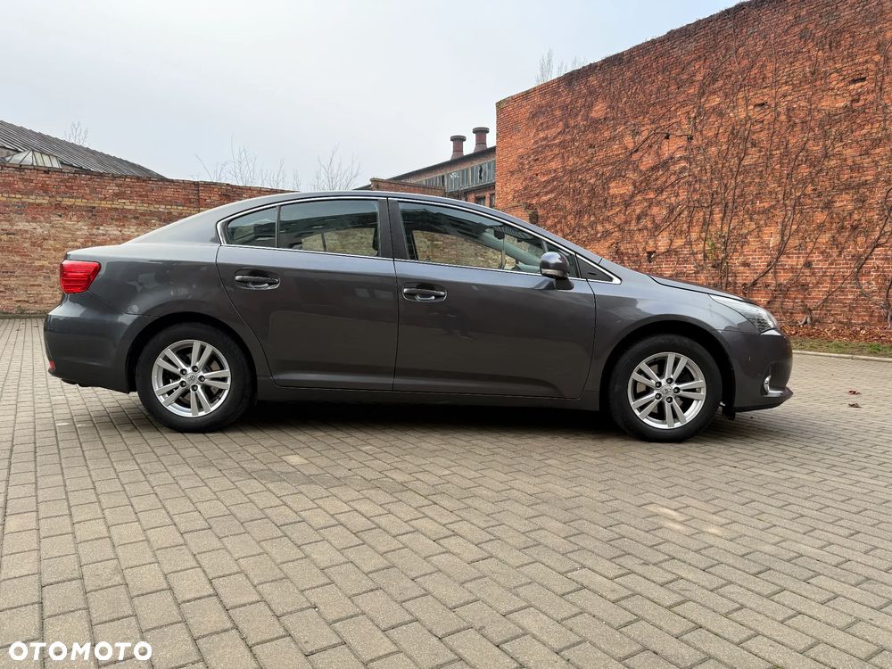 Toyota Avensis 1.8 Sol EU5 MS - 7