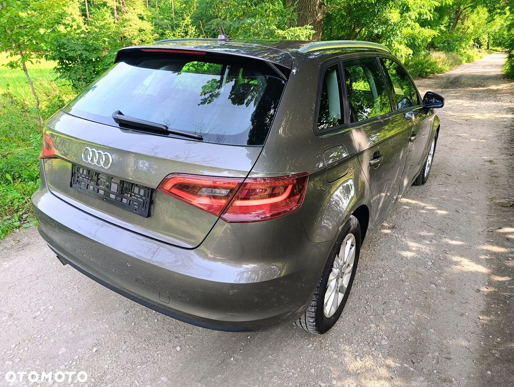 Audi A3 Sportback 1.6 TDI Attraction - 10