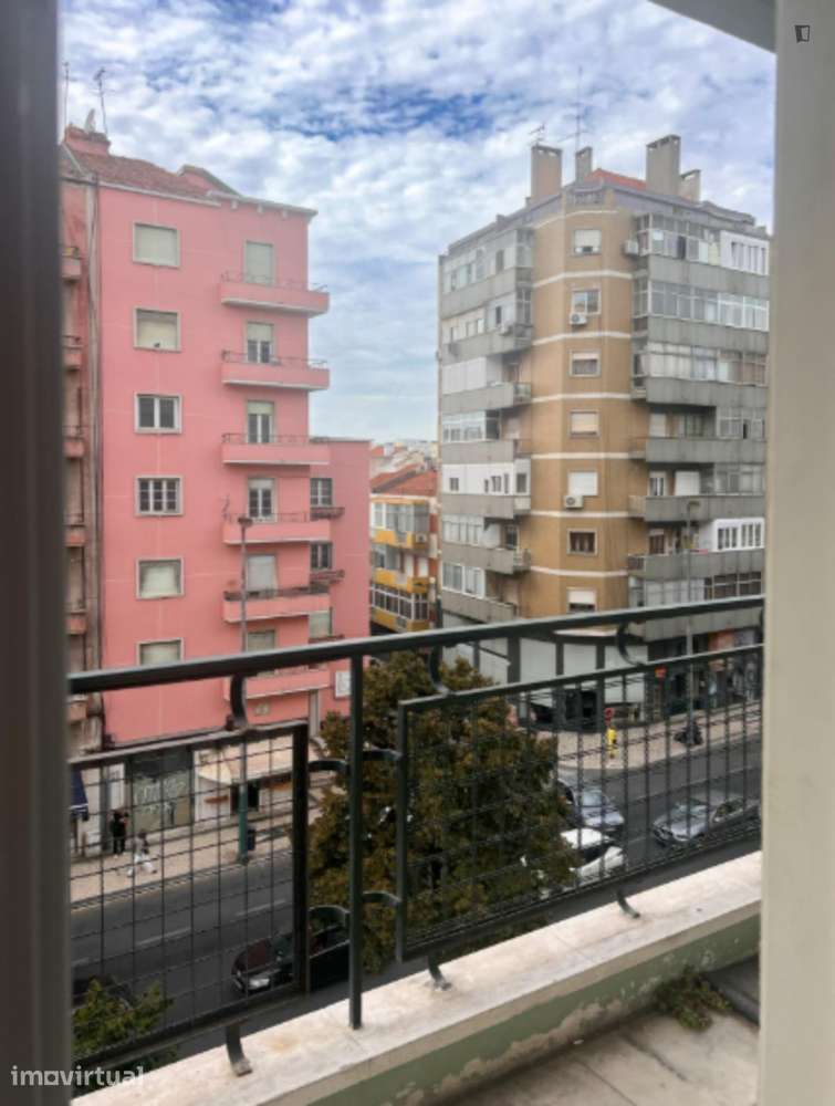 Quarto - localizado em Roma-Areeiro Lisbon - Grande imagem: 2/16