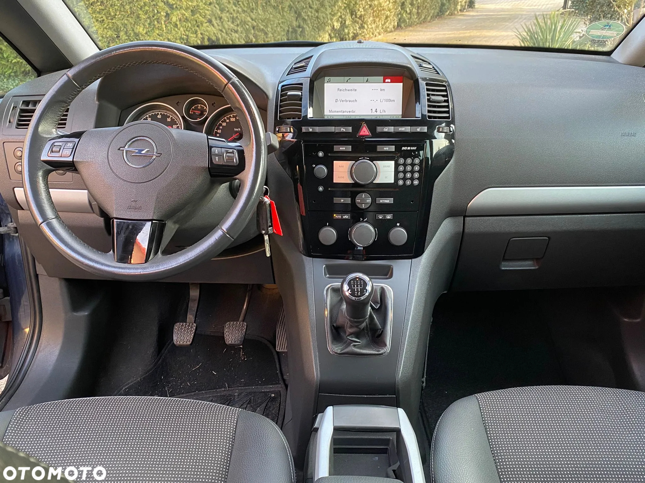 Opel Zafira 1.8 Cosmo - 8