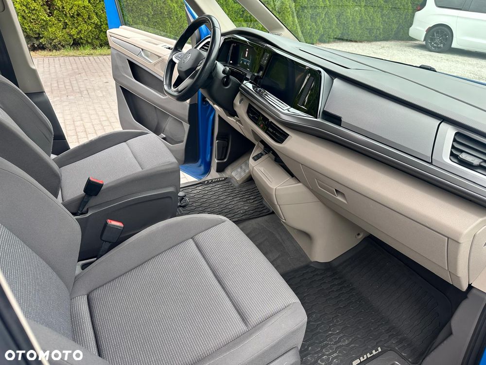 Volkswagen Multivan - 10