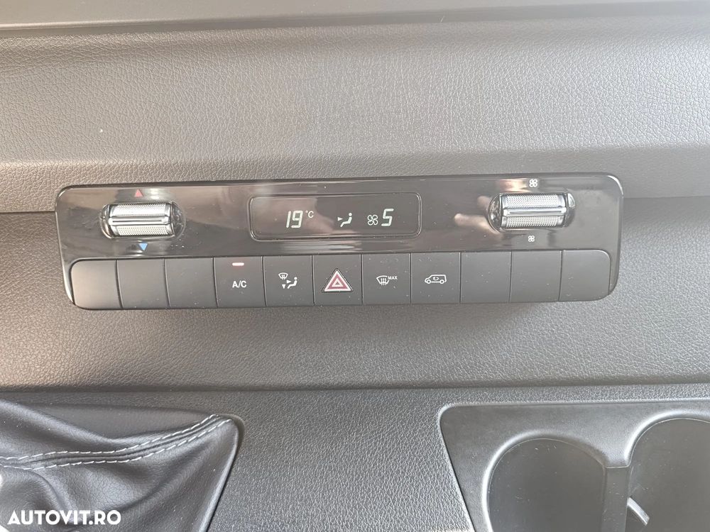 Mercedes-Benz Sprinter - 21