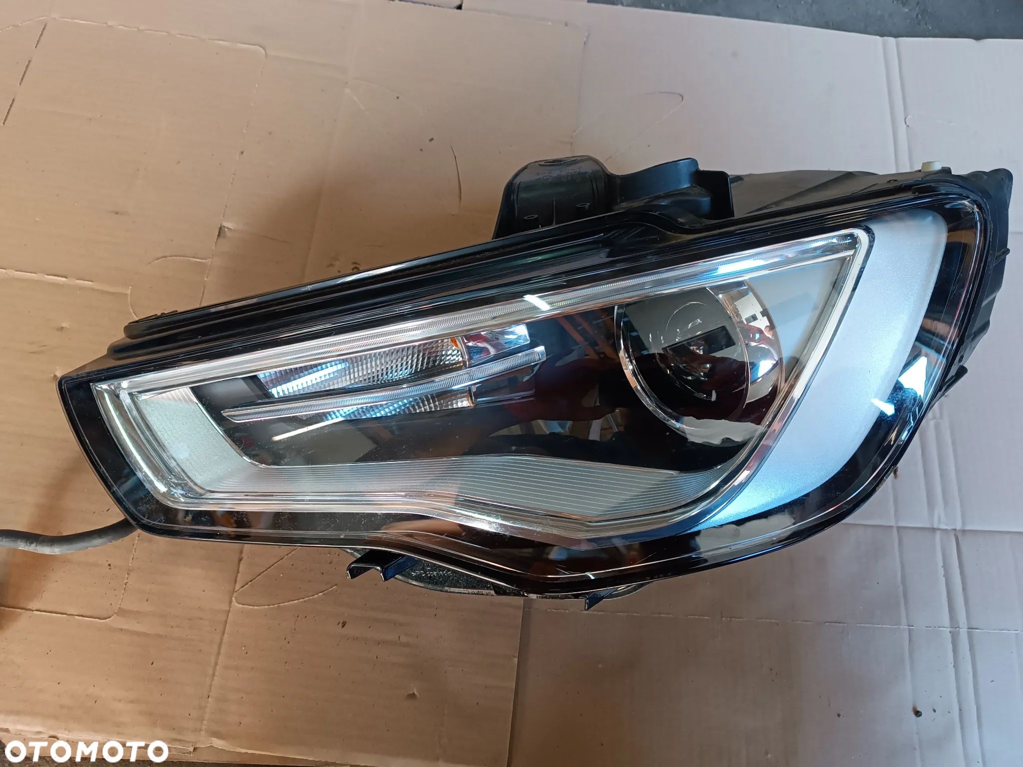 LAMPA PRZÓD PRZEDNIA LEWA AUDI A3 8V XENON - 1