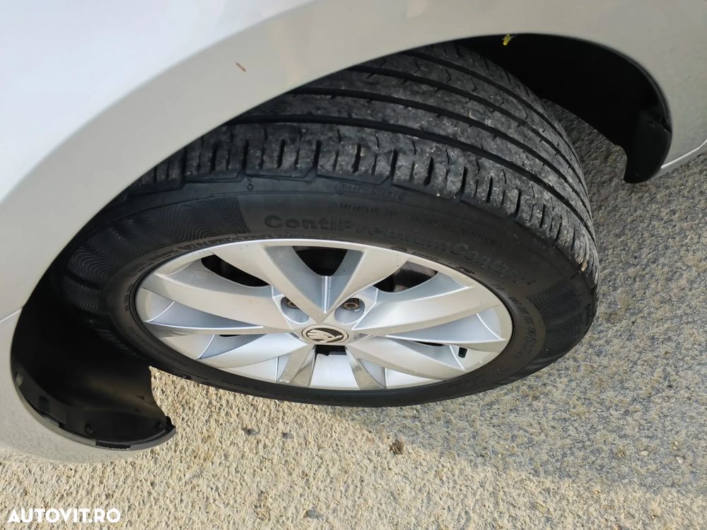 Skoda Octavia 1.6 TDI Ambiente - 3
