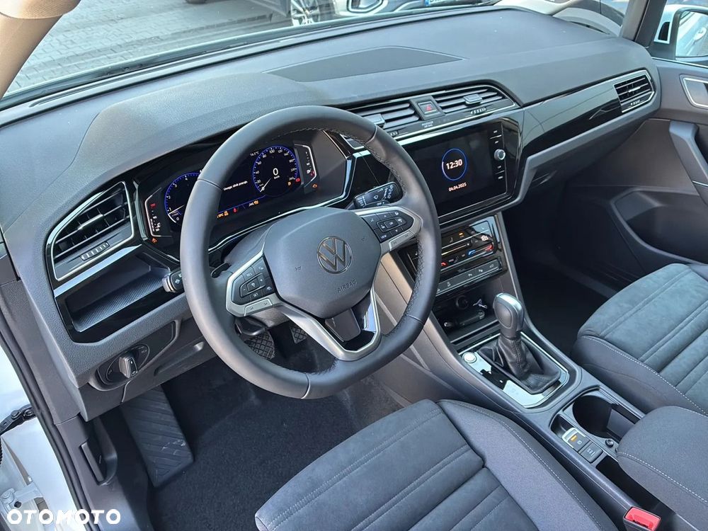 Volkswagen Touran - 5
