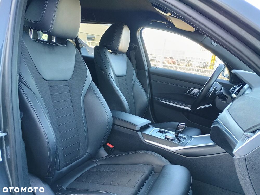 BMW Seria 3 - 23