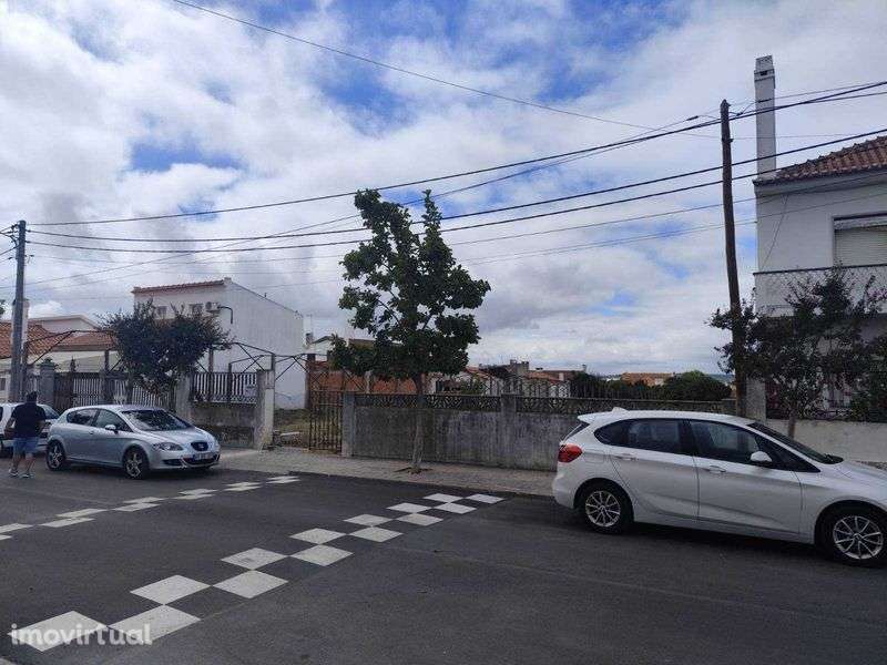 Terreno para Construção - 932m2 - AV Carlos Relvas 52 - Alpiarça - Grande imagem: 3/9