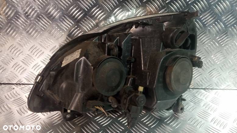 LAMPA PRAWA PRZEDNIA RENAULT THALIA - 2