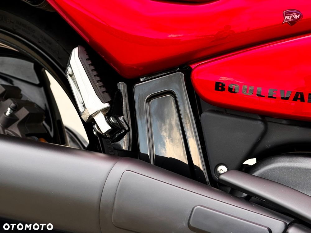 Suzuki Boulevard - 18