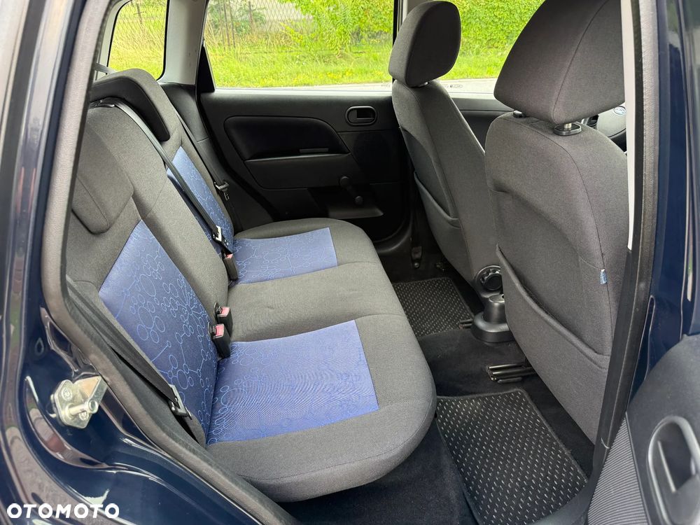 Ford Fiesta 1.3 Ambiente - 24