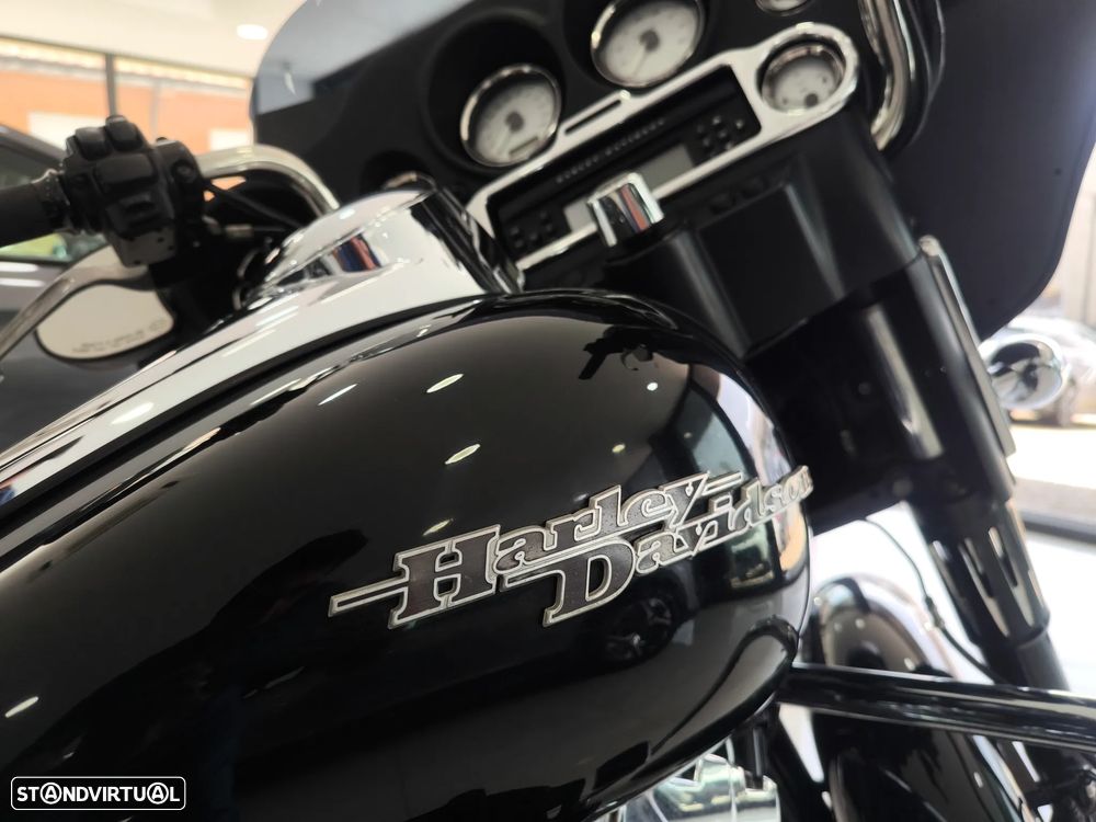 Harley-Davidson Street Glide FLHX - 8