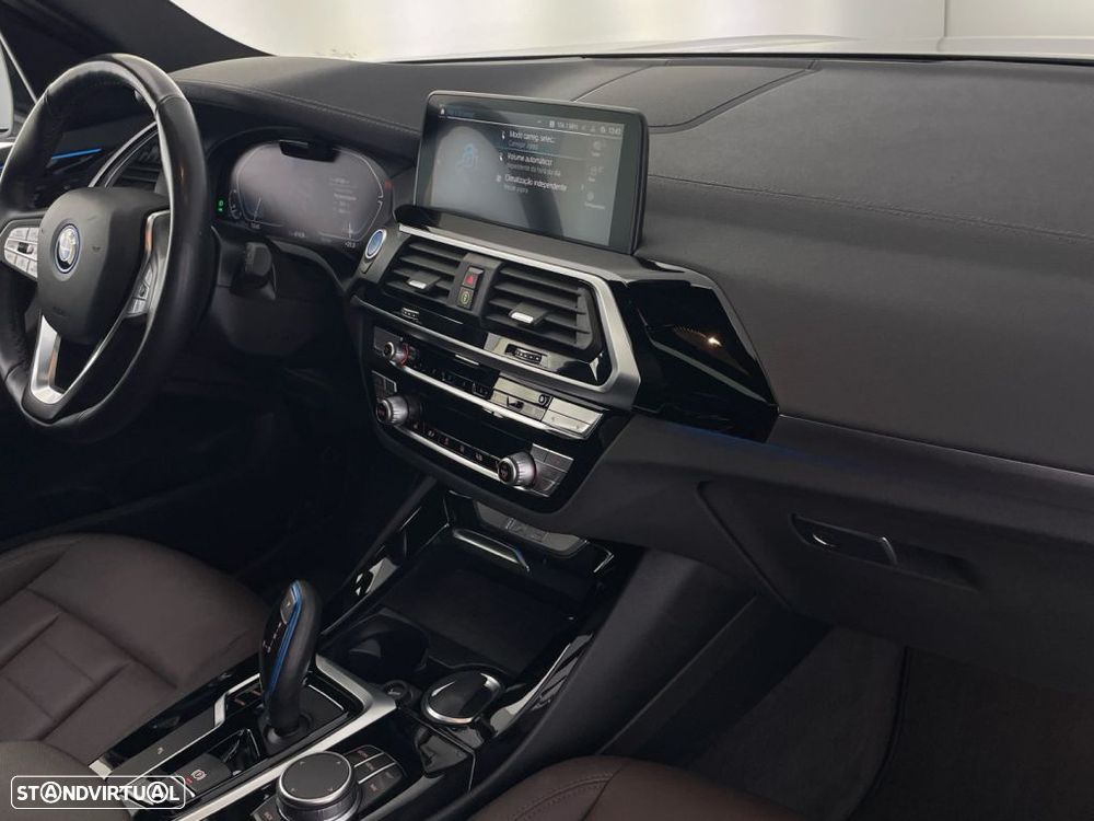 BMW iX3 Inspiring - 24