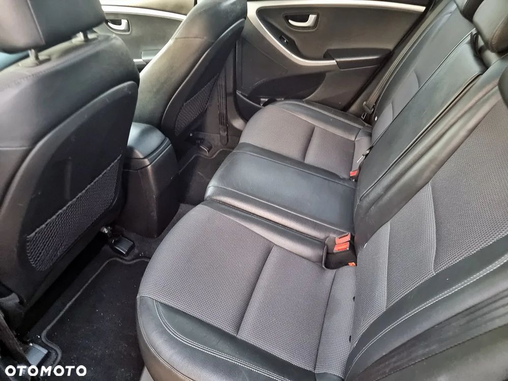 Hyundai i30 blue Kombi 1.6 GDi Style - 6