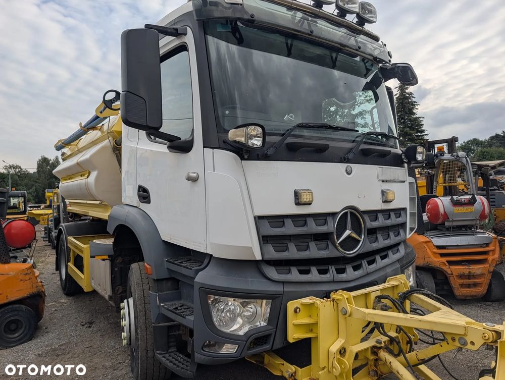Mercedes-Benz AROSC 1824 4x2 - 4